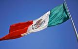 Bandera monumental en la calzada De Los Presidentes en Mexicali